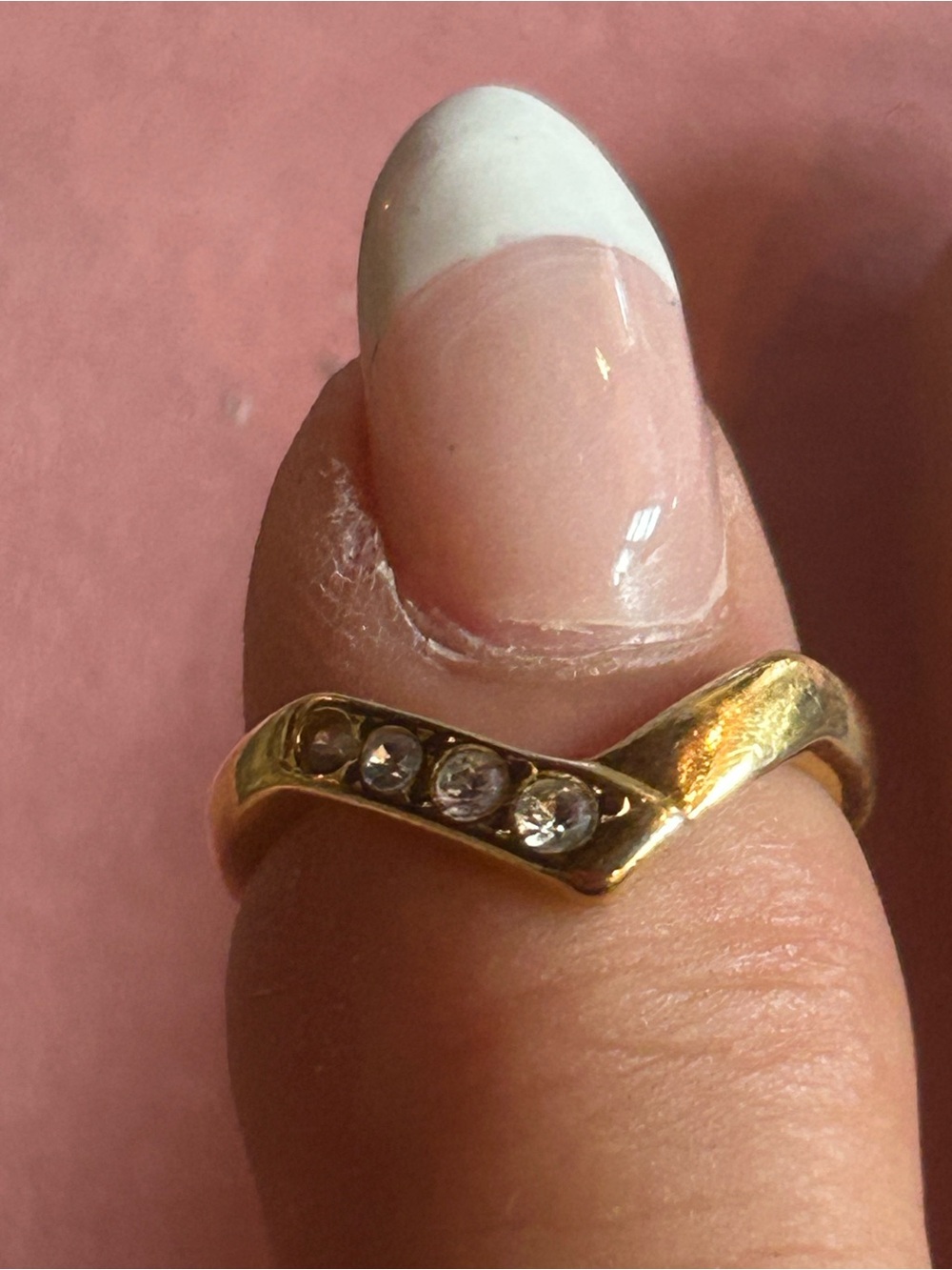 Vintage Avon Gold Tone Chevron Ring with Clear Rhinestones. Size 6.